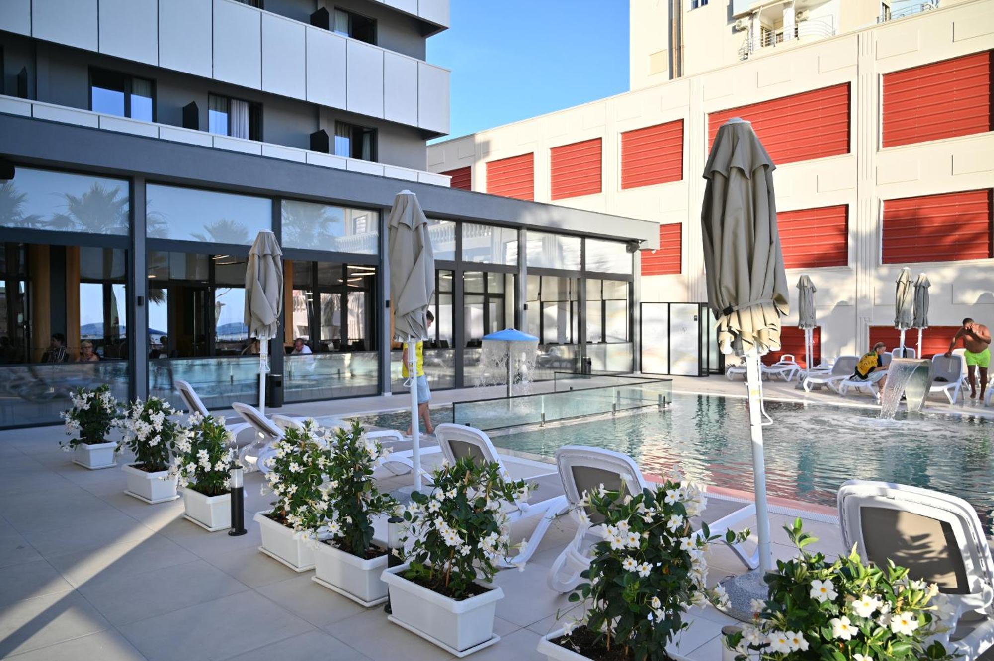 Adria Palace Škalngur Exterior foto